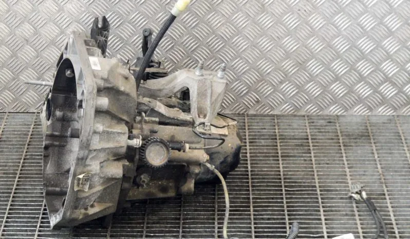 Dacia Sandero II manual gearbox 304014767R 0.9 L 66kW voll