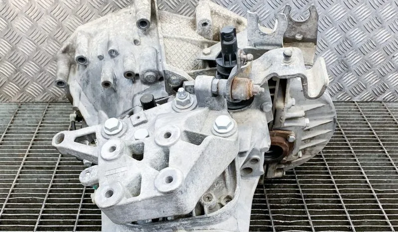 Peugeot Boxer manual gearbox BVM6 2.2 L 81kW voll
