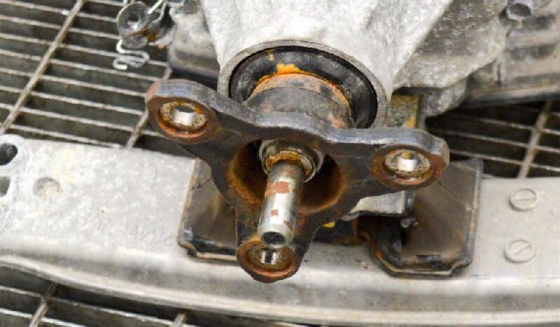 LEXUS IS III _E3_ gearbox 133 kW 2016 lleno