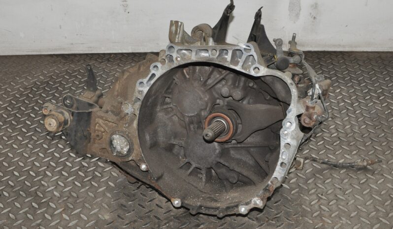 TOYOTA AVENSIS Sedan _T27_ gearbox sedan 93 kW voll