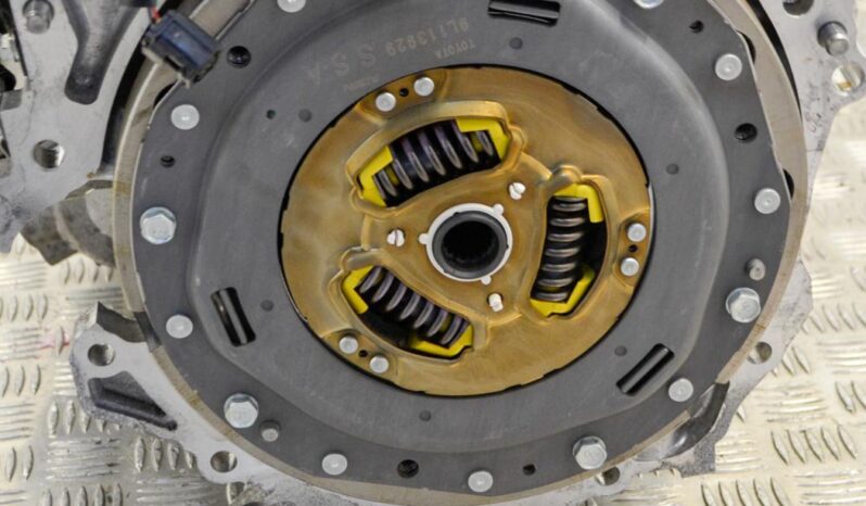 TOYOTA YARIS _P13_ used engine hatchback 54 kW lleno