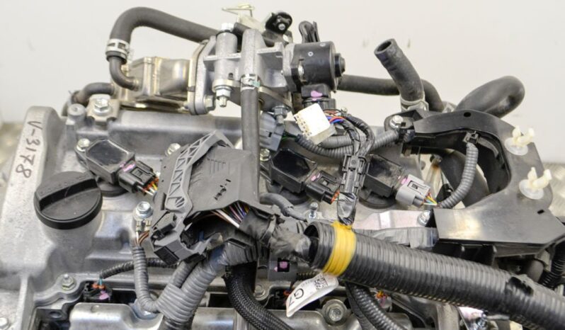 TOYOTA YARIS _P13_ used engine hatchback 54 kW lleno