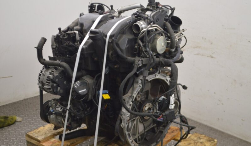 INFINITI Q30 used engine 80 kW 2016 lleno