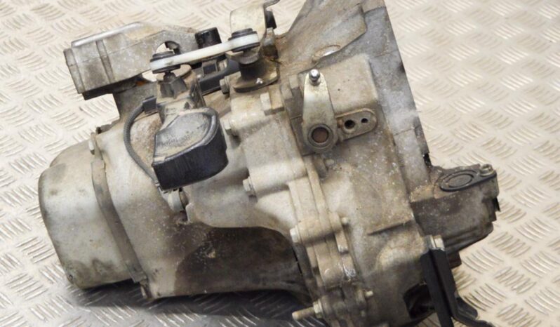PEUGEOT 208 gearbox hatchback 60 kW full