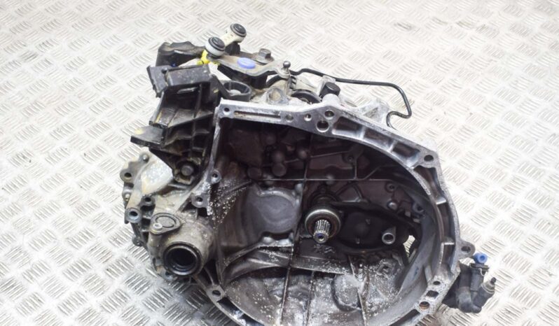PEUGEOT 208 gearbox hatchback 60 kW lleno