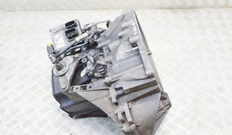PEUGEOT 3008 gearbox 82 kW 2013 lleno