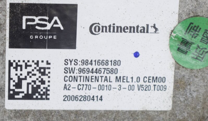 PEUGEOT 2008 II used engine 100 kW 2021 voll