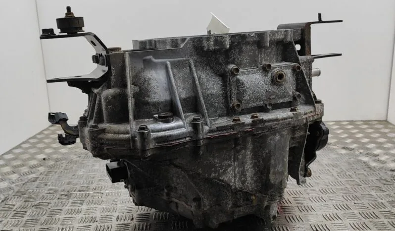TOYOTA AURIS _E18_ gearbox 73 kW 2013 pieno