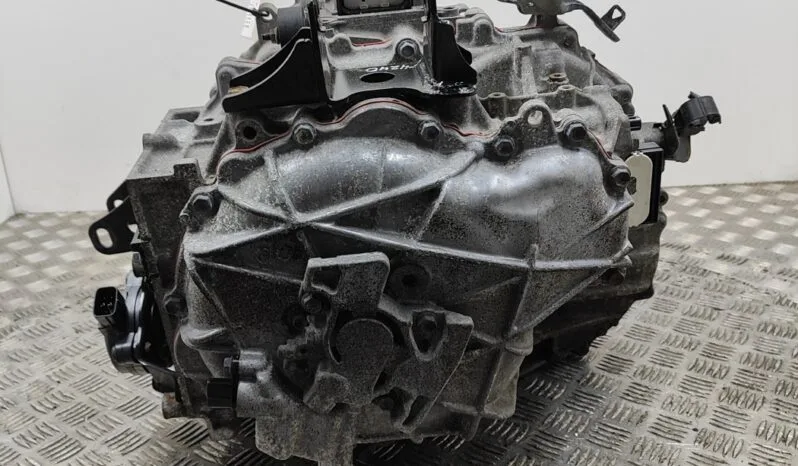 TOYOTA AURIS _E18_ gearbox 73 kW 2013 pieno