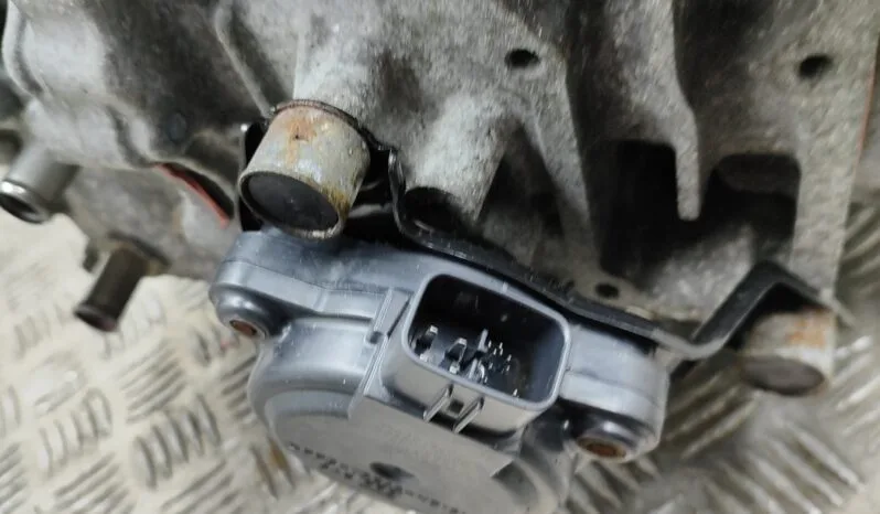 TOYOTA AURIS _E18_ gearbox 73 kW 2013 pieno