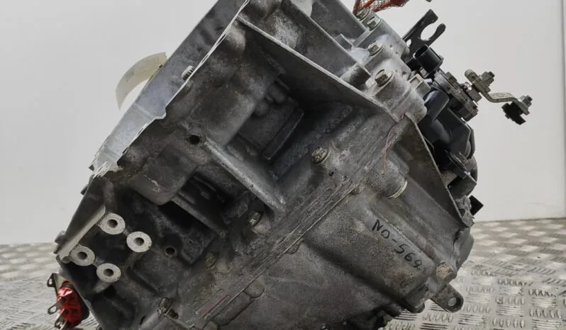 TOYOTA YARIS _P13_ gearbox 54 kW 2013 voll