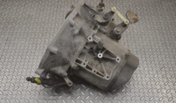 PEUGEOT 208 gearbox hatchback 60 kW lleno